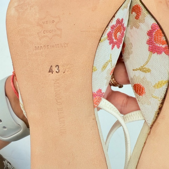 Manolo Blahnik Vintage Floral Embroidered & appliqué Slingback Kitten Pumps 43.5 - Picture 7 of 9